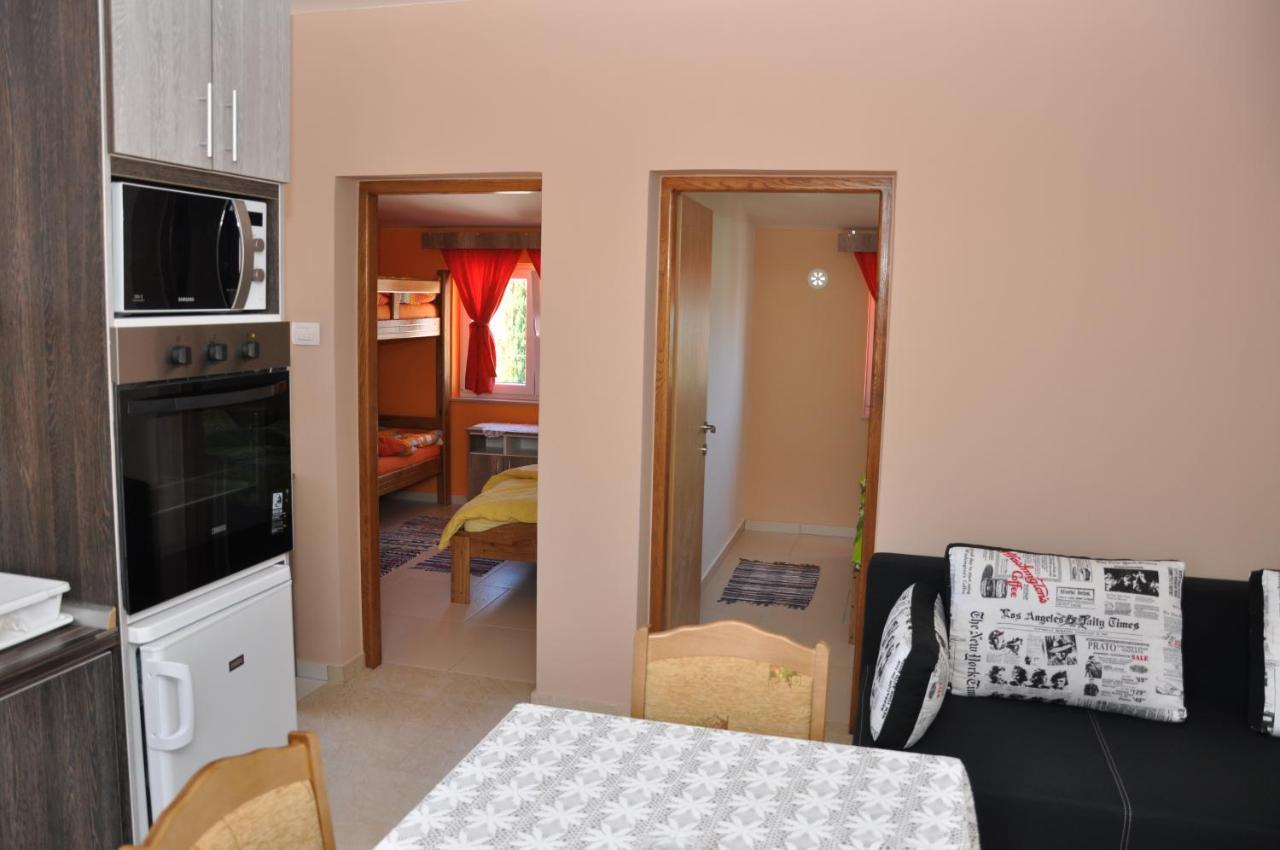 Eva Appartement Gornji Karin Buitenkant foto