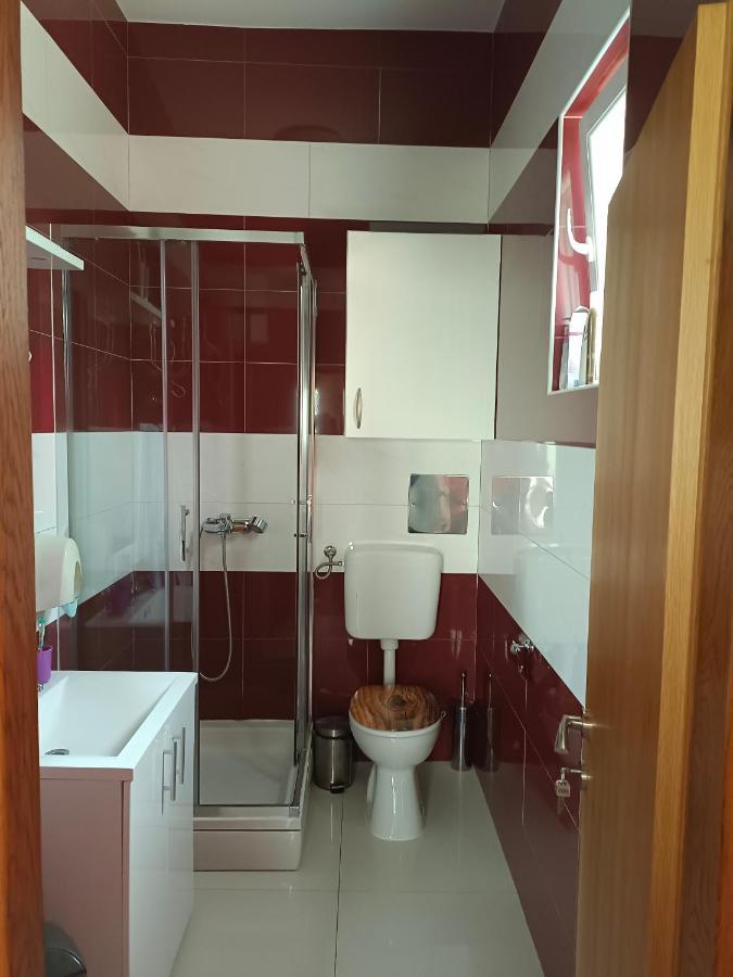 Eva Appartement Gornji Karin Buitenkant foto